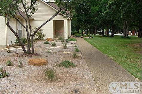 2nd image of 105 Oak Trail Dr