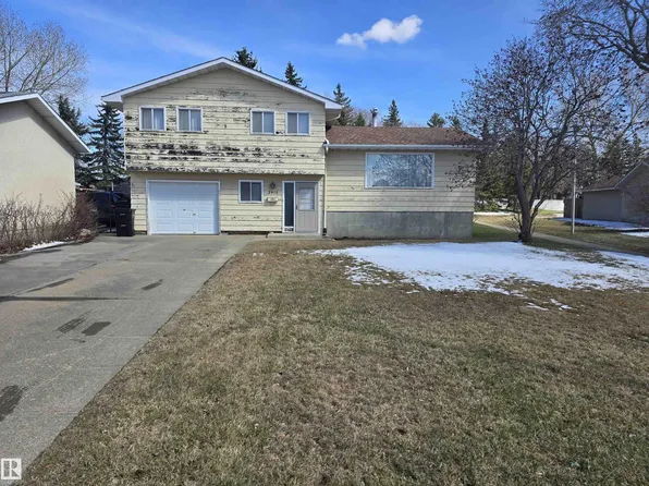 3415 81st St NW, Edmonton, AB T6K 0G3