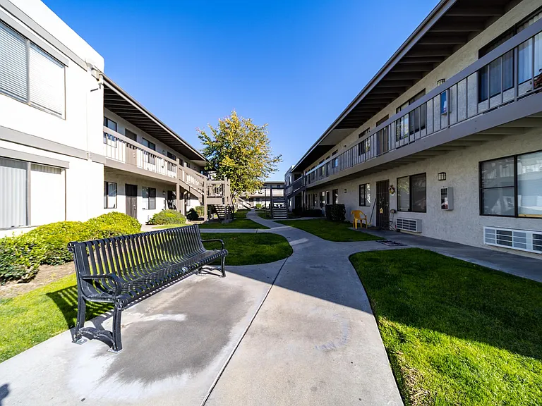 Heritage Park Apartments 55+ Community — Photo 15
