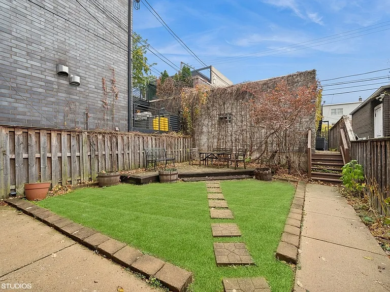 1926 N Hermitage Ave #1 — Photo 10
