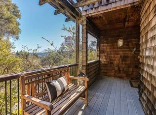 151 Ravenhill Rd, Orinda, CA 94563