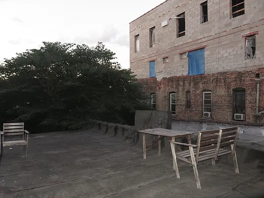 Rented by Rennit Inc. | media 50