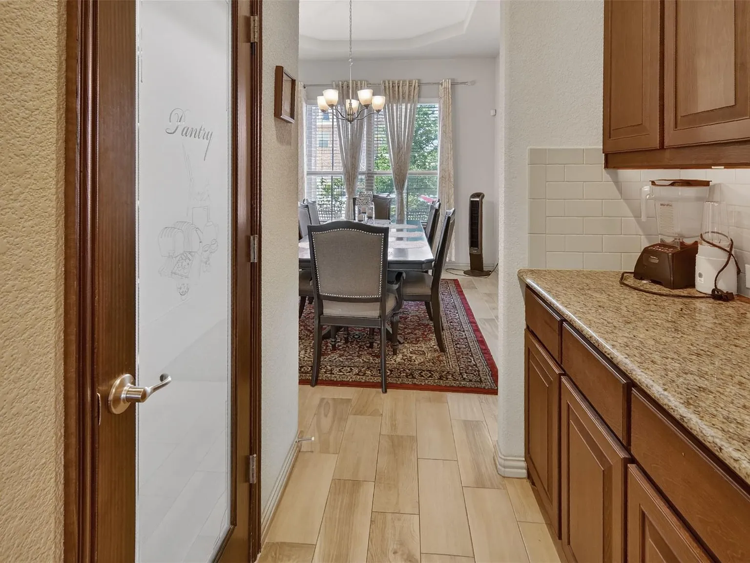 4 bed, 2846 sqft, $3,700 — Photo 3