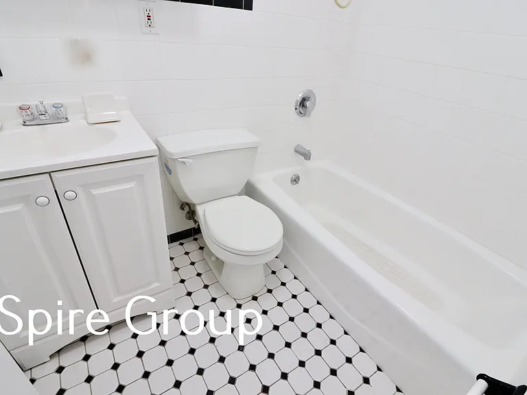 338 W 77th St #4-B — Photo 6