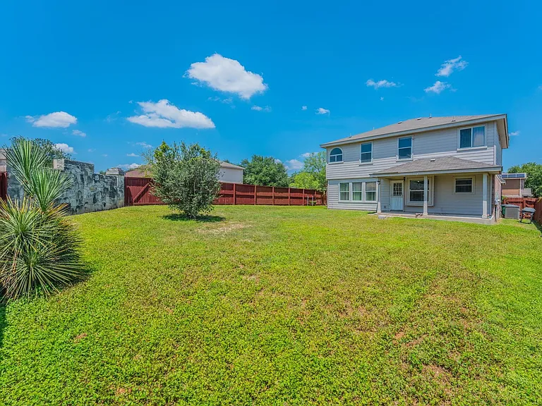 1339 Diamond Blf — Photo 24