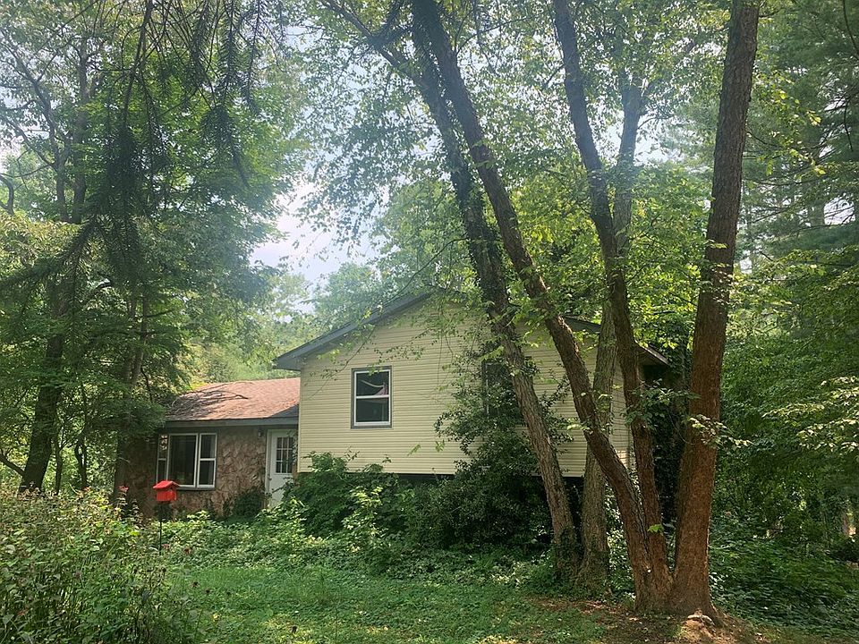 2nd image of 2737 Lake Valley Dr