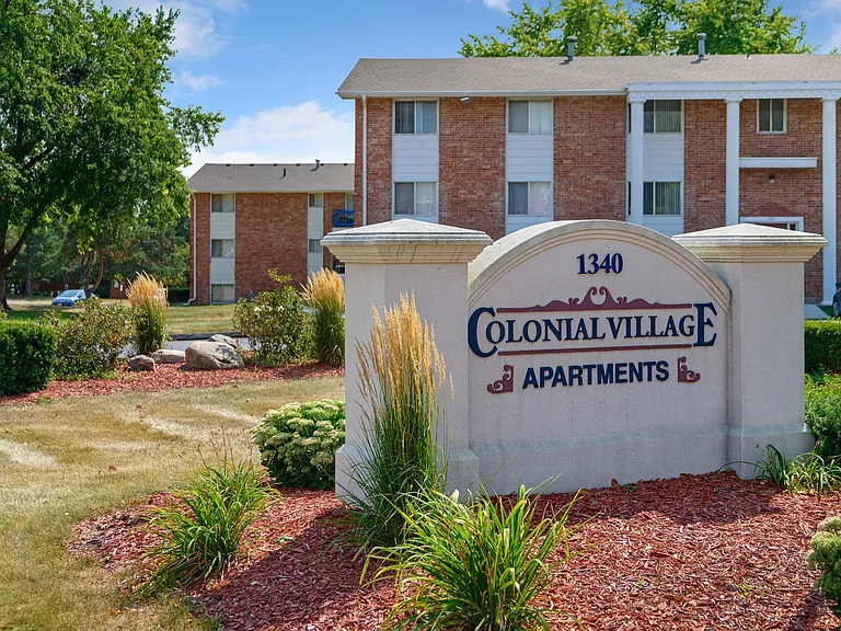 Colonial Village — Photo 1