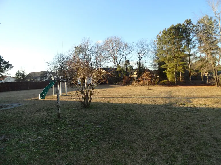 172 Emma Ln — Photo 2