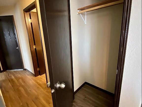 5th image of 473 Pershing St