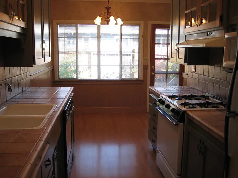 3007 Hampshire Dr — Photo 5