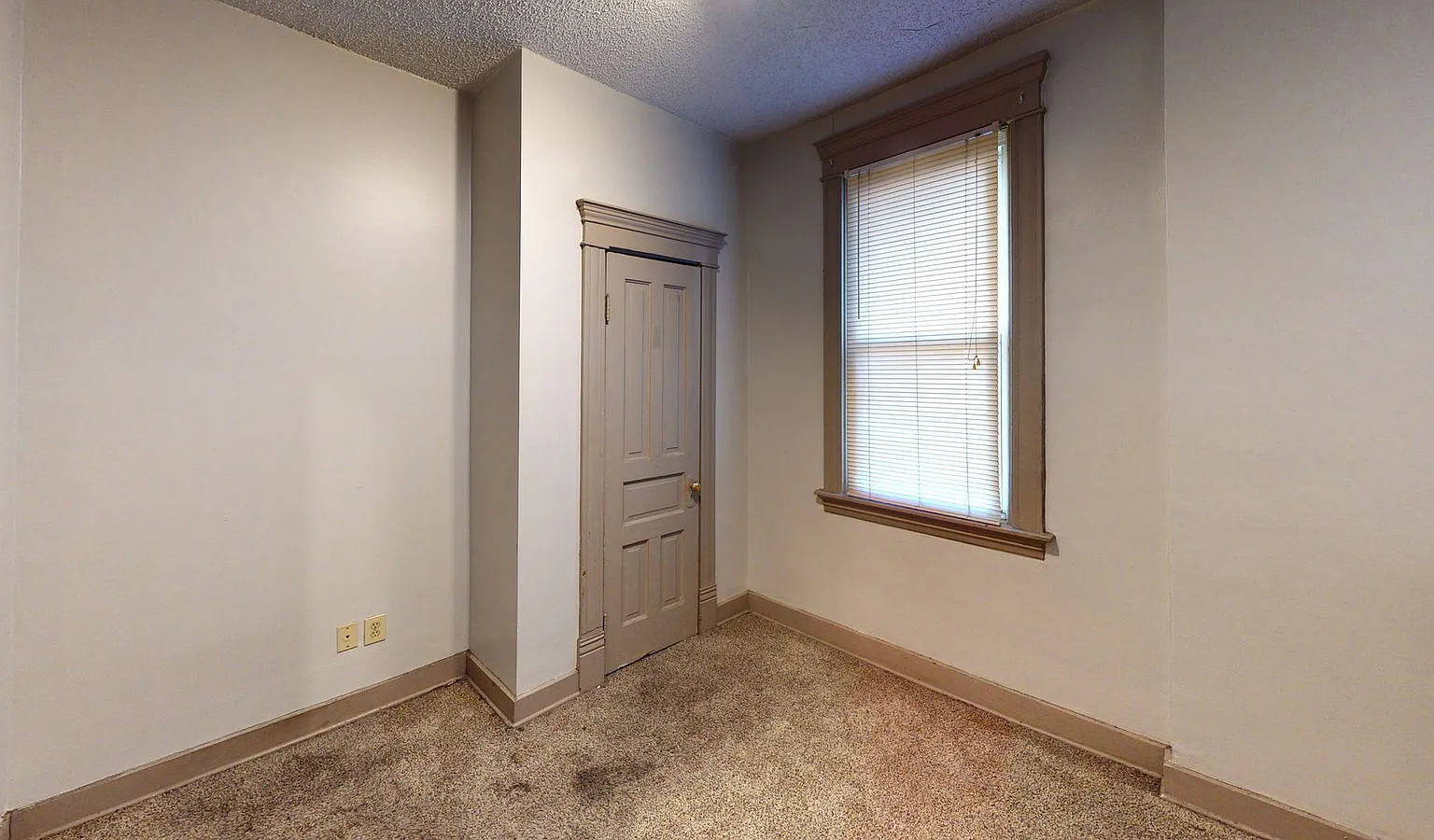 1 bed, 1.0 bath, $995 — Photo 4