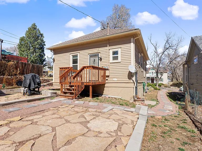 2429 W Platte Ave #B — Photo 26