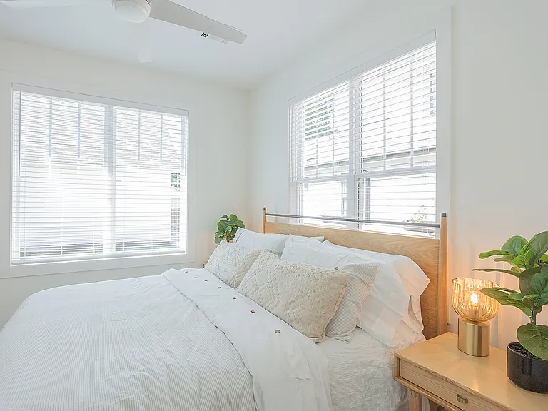 321 E Freeport St — Photo 22