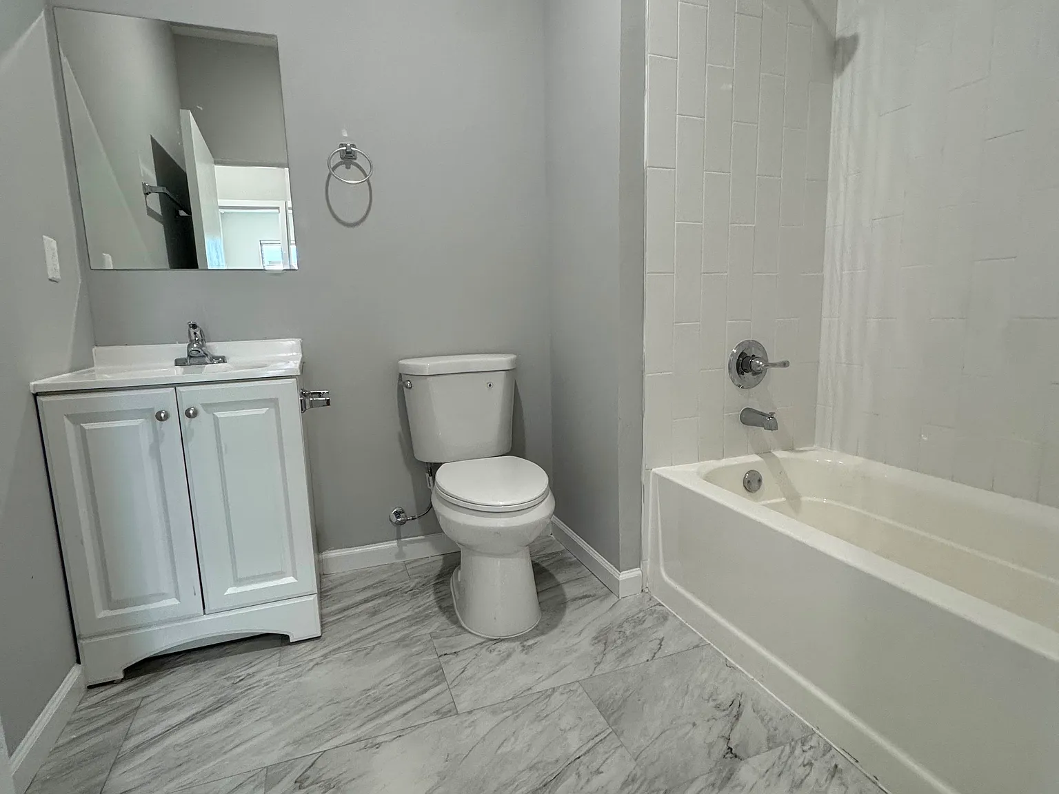 2 bed, 750 sqft, $2,209 — Photo 4