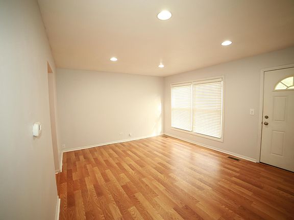 4th image of 209 S Orchard Dr