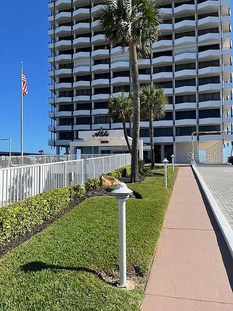 2 bed, 2.0 bath, 1295 sqft, $4,350 — Photo 1