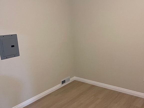 5th image of 7860 Port Royale Dr #B