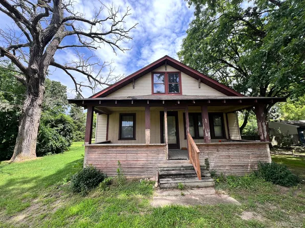 4835 White Lake Rd, White Lake, MI 48383