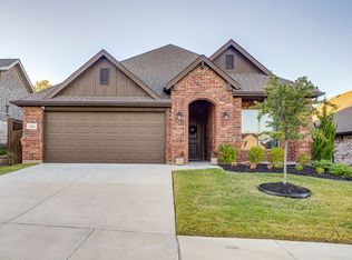 728 Long Iron Dr, Fort Worth, TX 76108