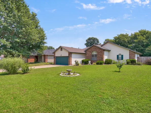 212 N Meadow Street, Nixa, MO 65714