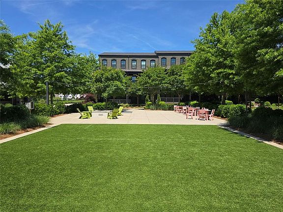 3rd image of 6675 Cortland Walk