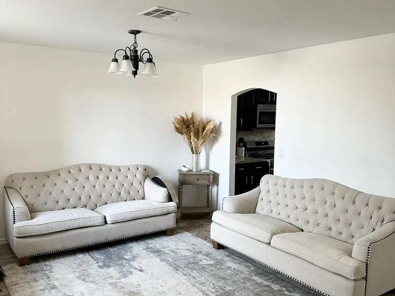 12808 Luis Cortinas — Photo 3