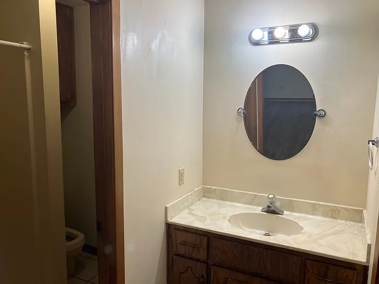 916 Elderberry St — Photo 11