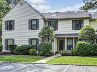 1902 Timber Oaks Rd, Edison, NJ 08820