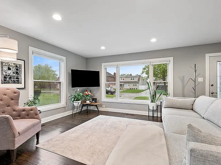 7027 Foster St — Photo 5