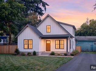 10222 SE Schiller St, Portland, OR 97266