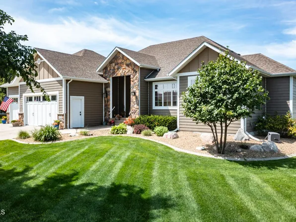 3316 Clairmont Rd, Bismarck, ND 58503