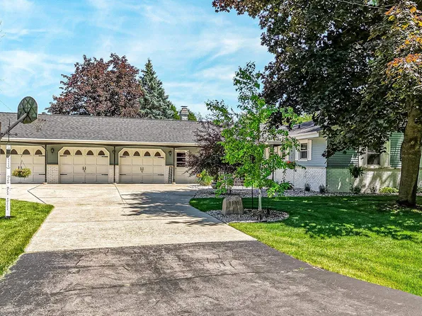 1111 Kerwin Rd, Neenah, WI 54956