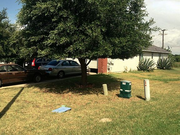 4th image of 408 Estate Dr
