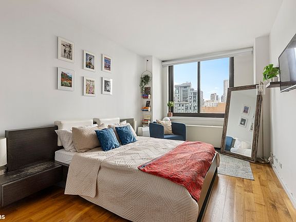 4th image of 515 E 72nd St APT 12N
