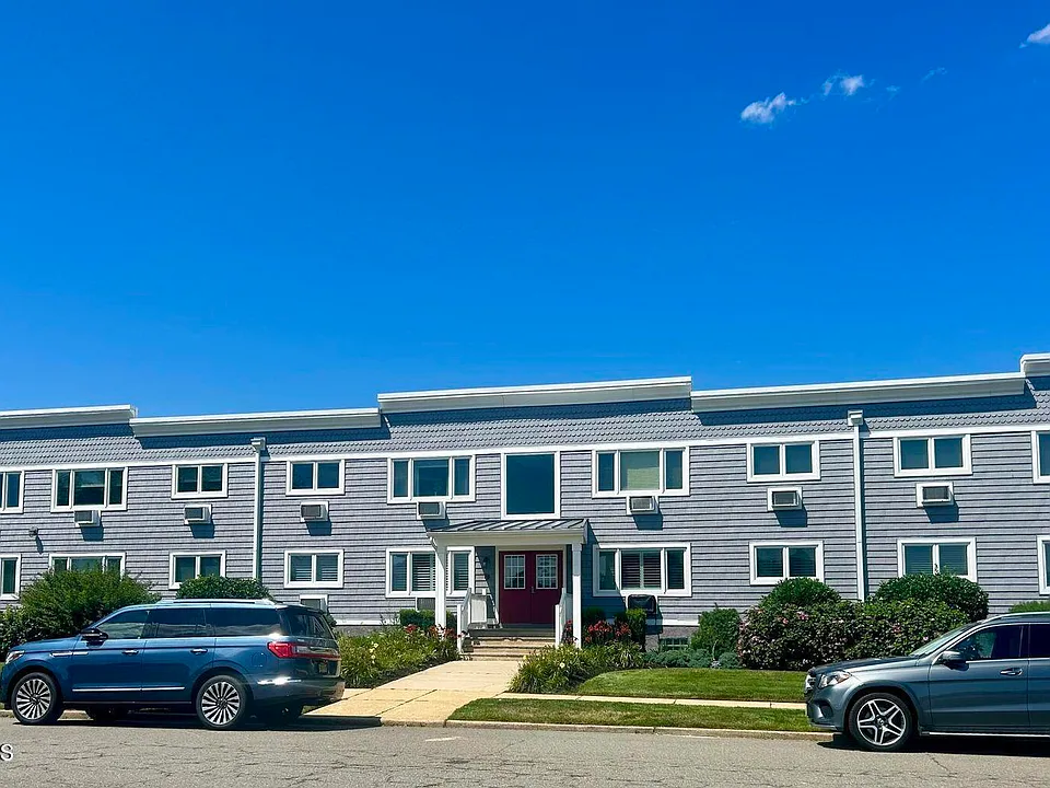 210 5th Ave #33