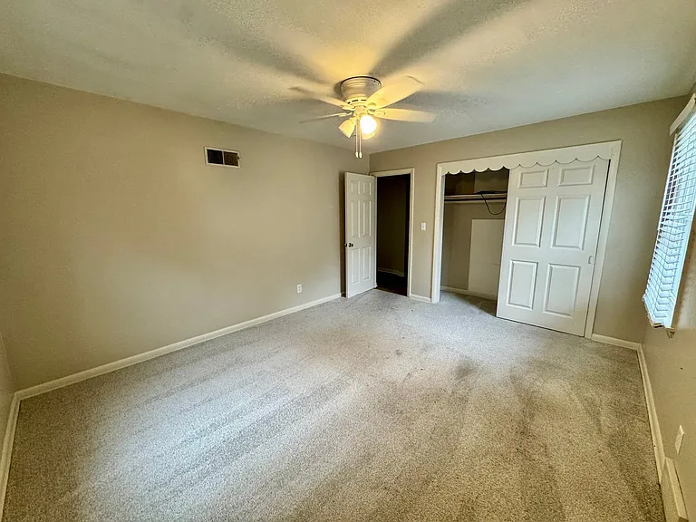 1006 N 49th Ave — Photo 32