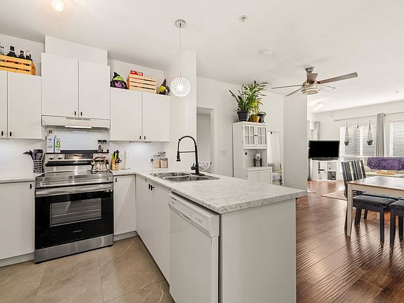5th image of 19091 McMyn Rd #207