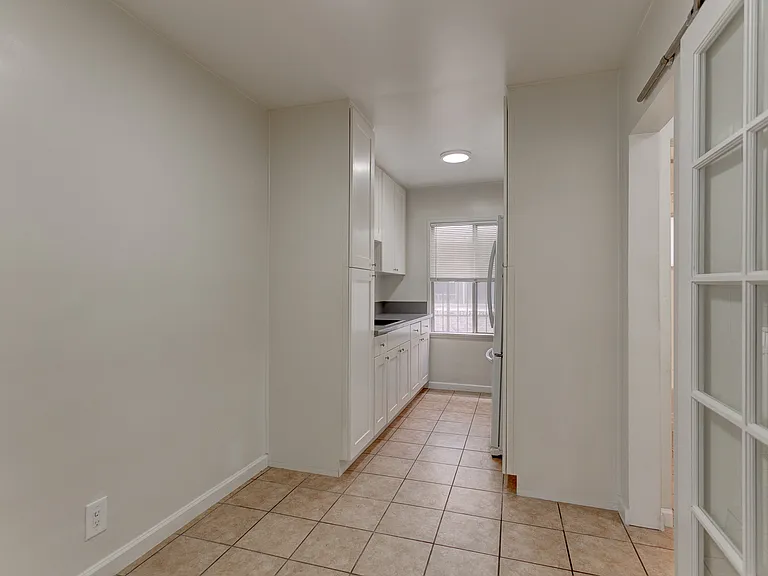 1164 S Norton Ave #13 — Photo 4
