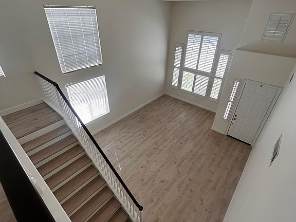 3rd image of 29896 Pinehurst Dr
