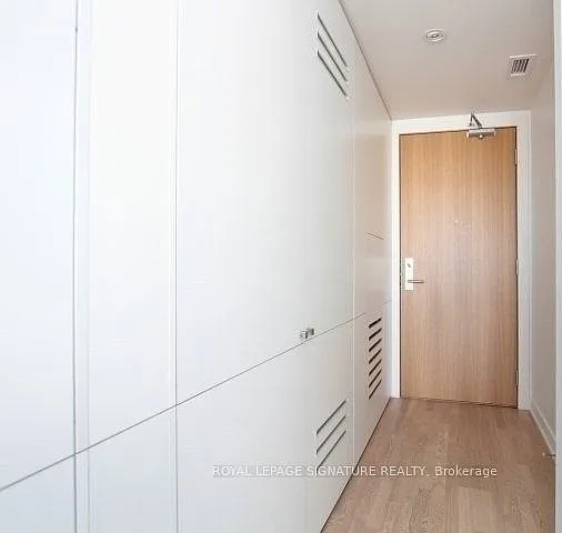 629 King St W #1318 — Photo 14