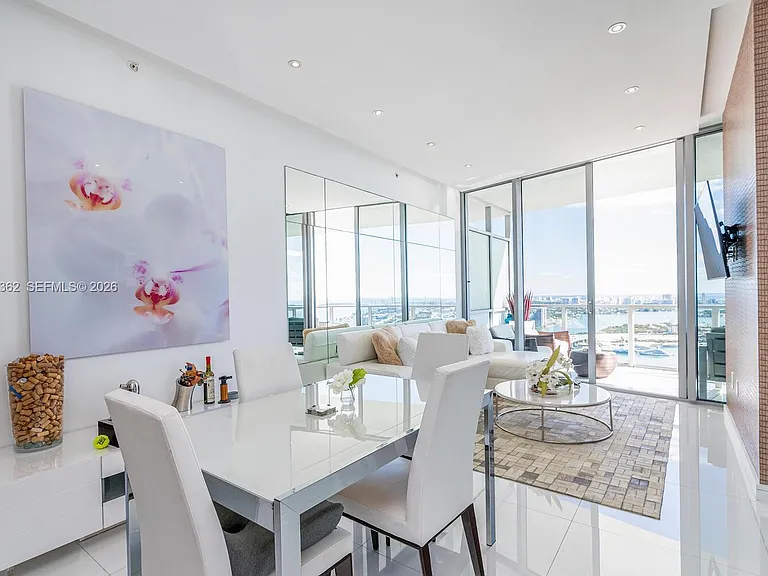 1100 Biscayne Blvd #4103 — Photo 4