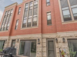 2237 W Coulter St APT 2, Chicago, IL