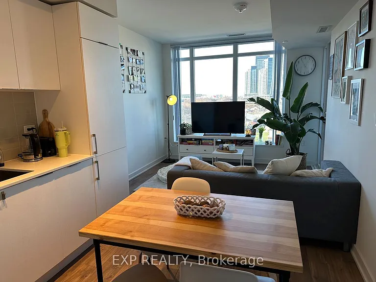 27 Bathurst St #512 — Photo 7