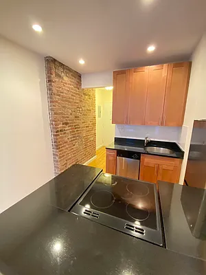 Rented by Bond New York | media 4
