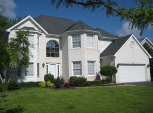 372 N Pondview Dr, Palatine, IL