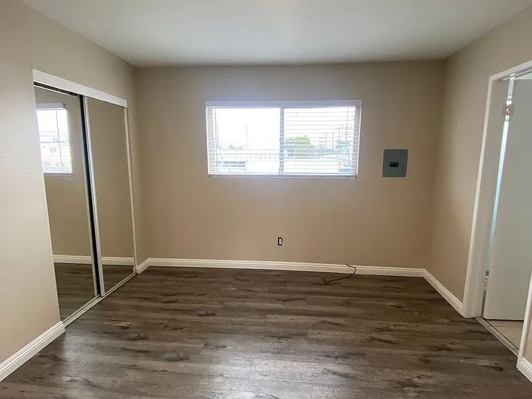1765 Magnolia Ave — Photo 2