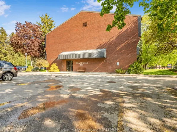 202 Campus Pkwy #207, Chatham Kent, ON N7L 4Y4