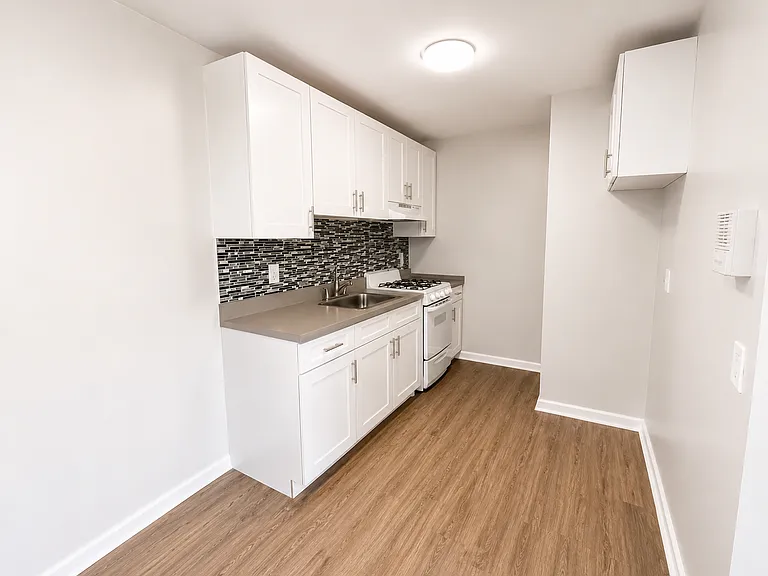 400-401 Stuyvesant Ave #17A — Photo 2