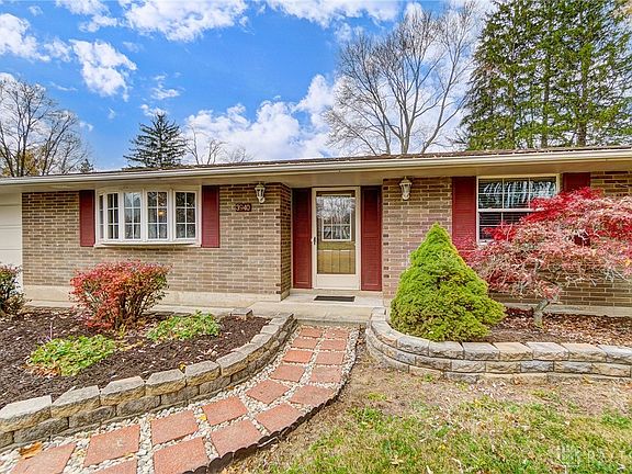 3rd image of 3940 Beechwood Dr
