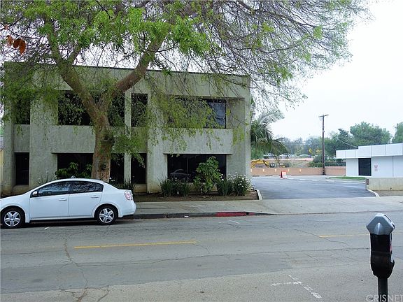 5th image of 22041 Clarendon St